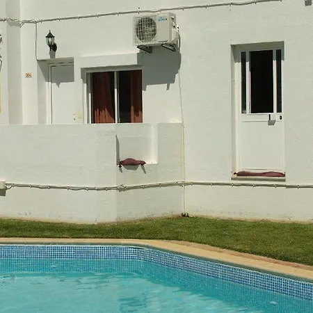 T1 - Acacias With Pool Montechoro Next To The Swimming Pool Of Jupiter * Албуфейра